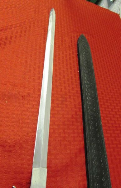 SHARP SWORD WITH LEATHER SHEATH