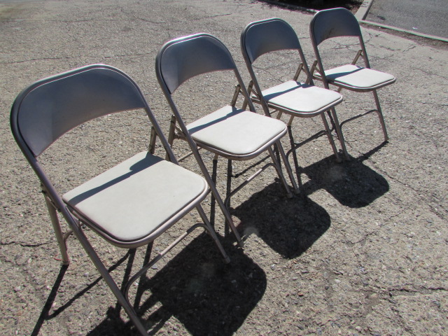 Lot Detail FOUR SAMSONITE METAL FOLDING CHAIRS WITH PADDED SEATS   4904201 Lg 