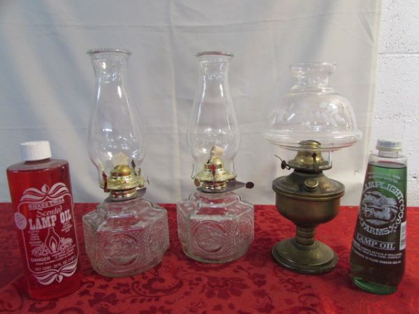 VINTAGE OIL LAMP, 2 GLASS HURRICANE LAMPS & OIL