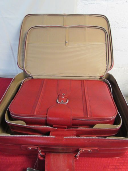 SET OF 3 SOFT SIDE SUITCASES