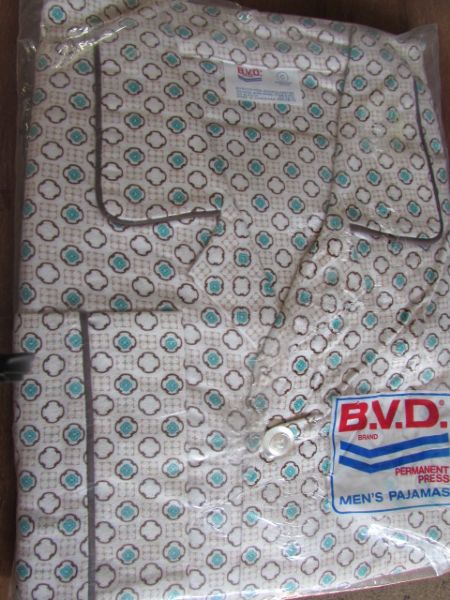 FOUR PAIR OF NEVER USED MEN'S FLANNEL PAJAMAS