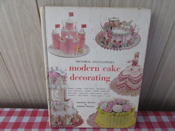 LOADS OF CAKE DECORATING SUPPLIES