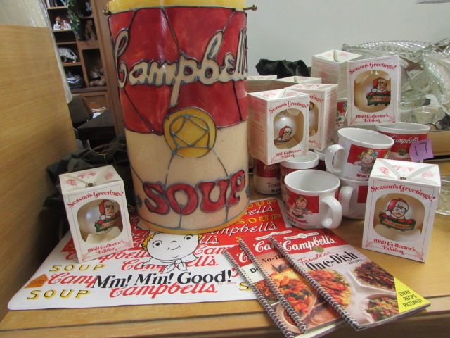 Lot Detail - VINTAGE CAMPBELL SOUP HANGING LIGHT, MUGS