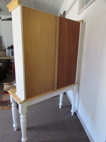 NICE WOOD COUNTRY HUTCH WITH DRAWERS 