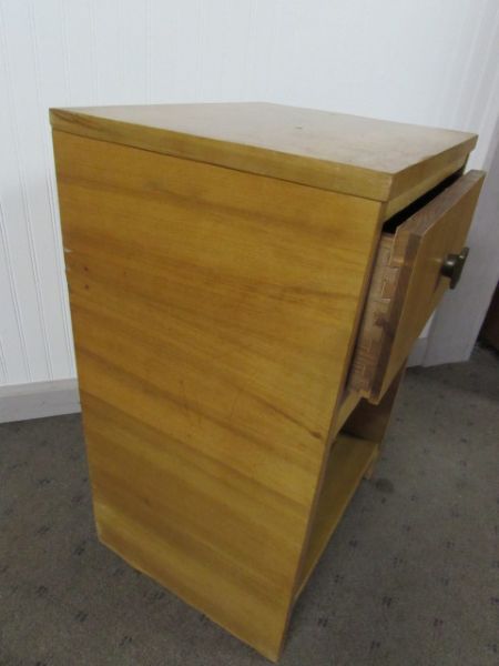 VINTAGE ALL WOOD NIGHT STAND WITH HOBNAIL OIL LAMP