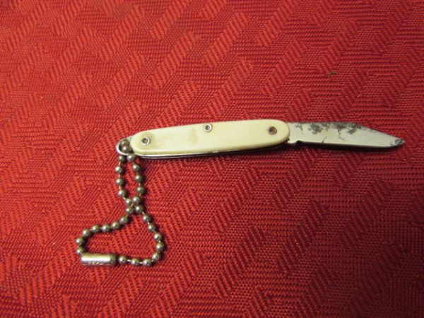 VINTAGE ULTRA LIGHT SQUIRREL KNIFE, KEY CHAIN KNIFE & A COMPASS