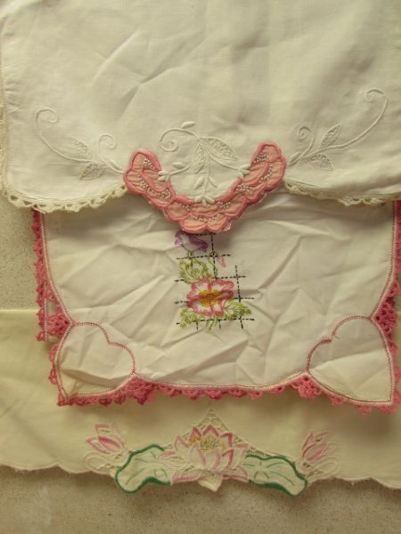 LOVELY VINTAGE LINENS - SHEET, PILLOW CASES & DRESSER SCARVES