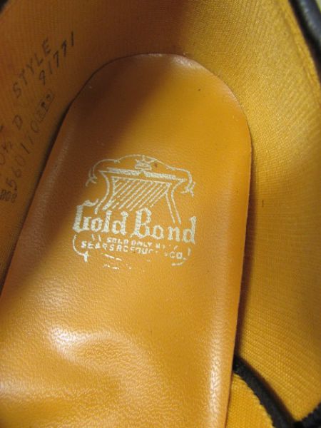 GIFTS FOR THE MAN WITH TOP OF THE LINE TASTE - ROBE & SLIPPERS