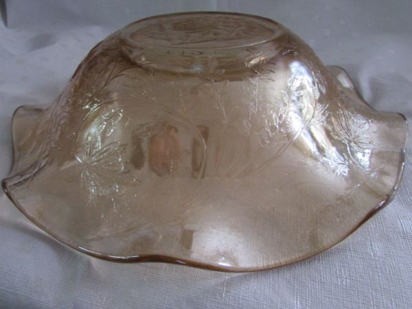 TWO ELEGANT VINTAGE JEANETTE FLORAGOLD  LOUISA  DEPRESSION GLASS SERVING BOWLS