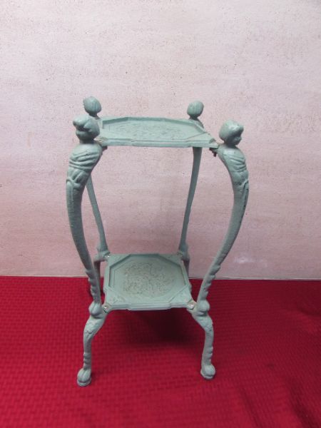 VINTAGE CAST IRON PLANT STAND