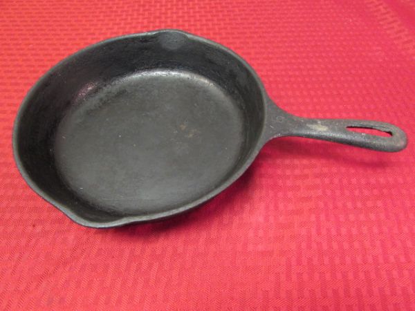 WAGNER WARE CAST IRON SKILLET