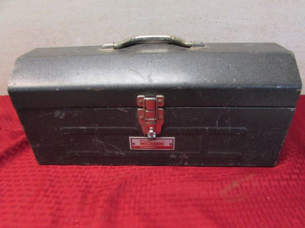 EXCELLENT MASTER MECHANIC PROFESSIONAL TOOL BOX WITH TOOLS