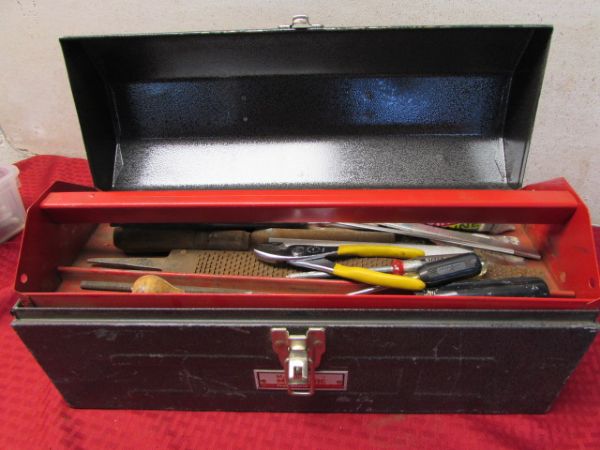 EXCELLENT MASTER MECHANIC PROFESSIONAL TOOL BOX WITH TOOLS