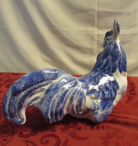 BEAUTIFUL BLUE & WHITE PORCELAIN ROOSTERS