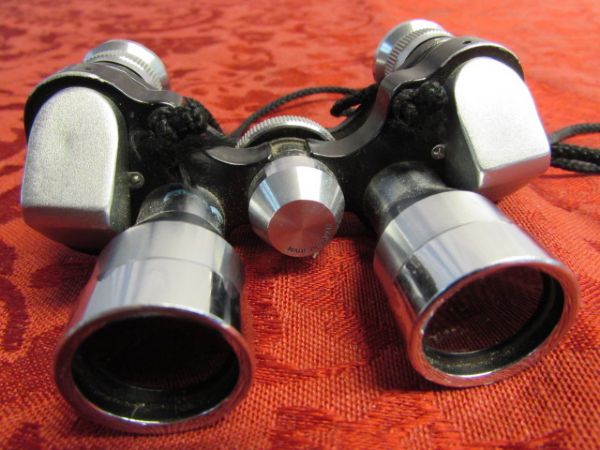 VINTAGE YOSHIDA & CO. THOROBRED BINOCULARS