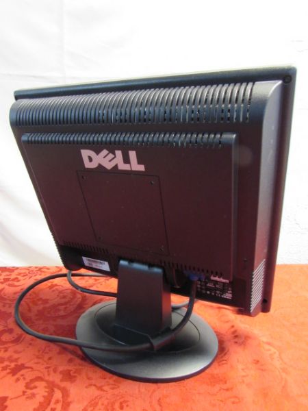 15 DELL FLAT SCREEN COMPUTER MONITOR