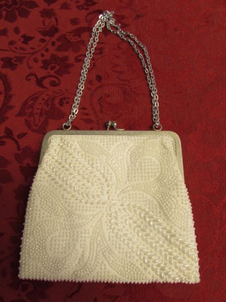 ELEGANT VINTAGE BEADED EVENING HANDBAG