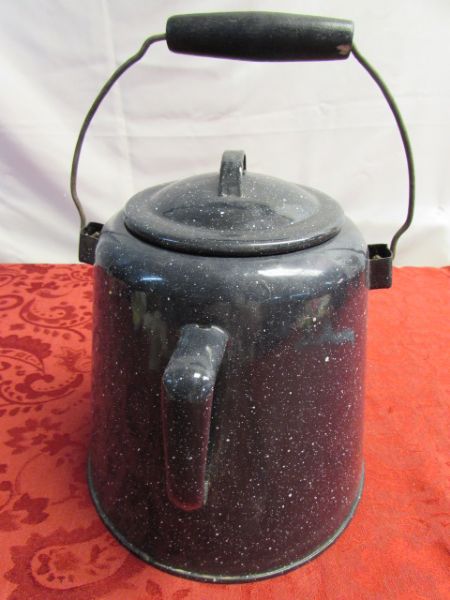 VTG Blue Speckled Enamelware Large Cowboy Coffee Pot Kettle Percolator 9