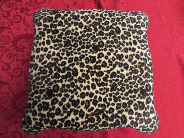 FABULOUS CAST IRON LEOPARD PRINT FOOT STOOL