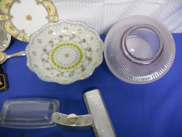 GLASSWARE AND VINTAGE PLATES AND PLATED SILVERWARE