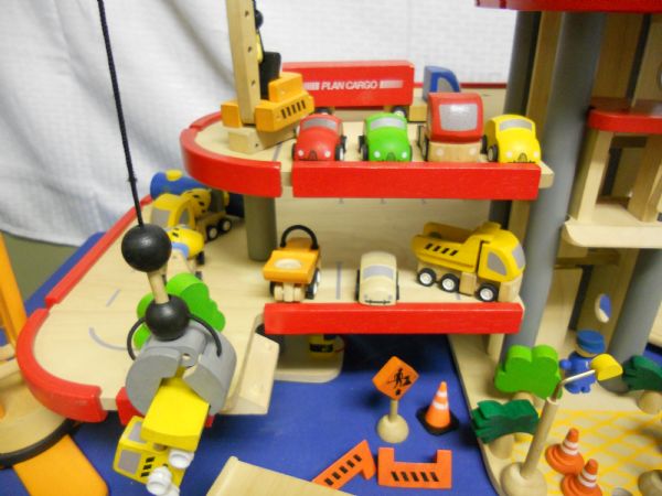 AWESOME WOODEN PLAN CITY PLAY SET