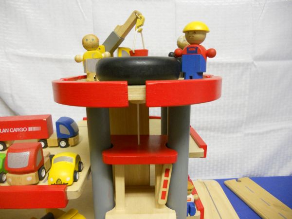 AWESOME WOODEN PLAN CITY PLAY SET