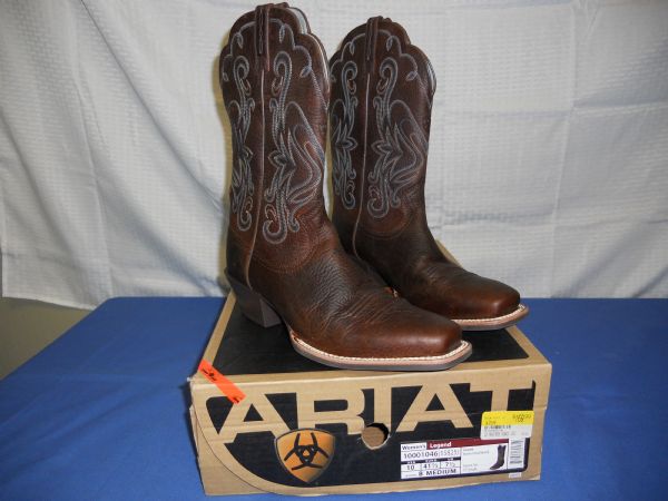 NEW IN BOX ARIAT WOMEN'S COWGIRL BOOTS