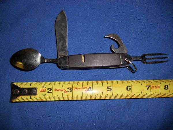 A VINTAGE IMPERIAL POCKET KNIFE