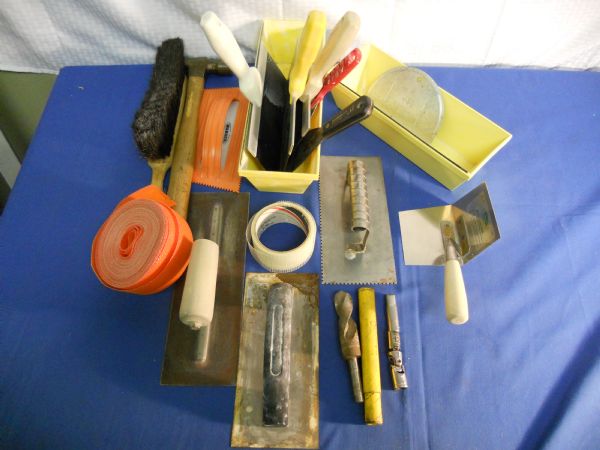 DRYWALL TOOL LOT