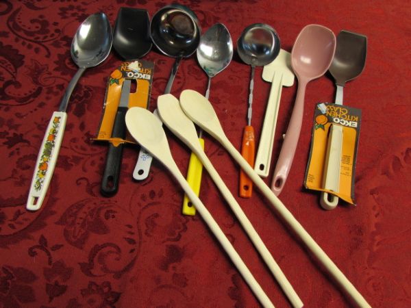 SIMPLY A TON OF GREAT KITCHEN UTENSILS!  KNIVES, SPATULAS, SPOONS, RETRO EGG BEATER & SO MUCH MORE!