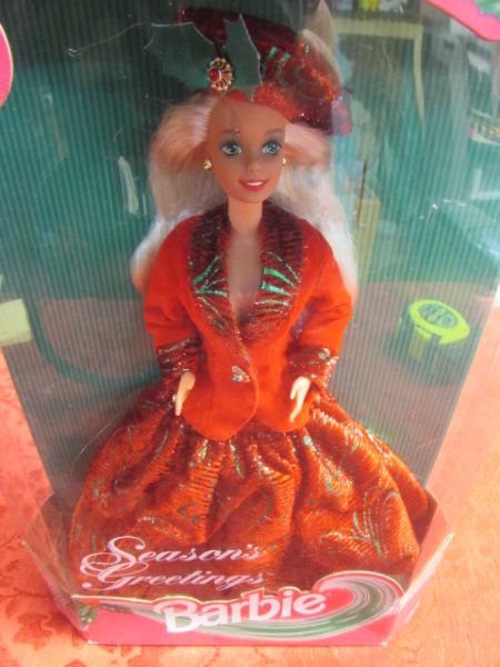 1994 LIMITED EDITION SEASONS GREETINGS BARBIE WEARING A PRETTY GREEN & RED GOWN