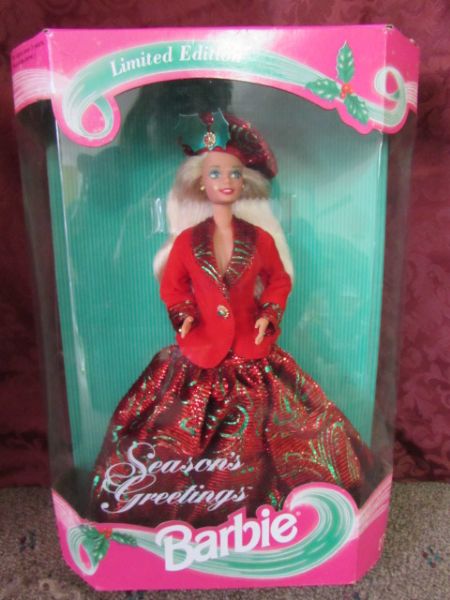 1994 LIMITED EDITION SEASONS GREETINGS BARBIE WEARING A PRETTY GREEN & RED GOWN