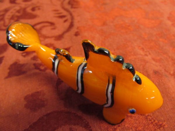 NEMO HAS BEEN FOUND!  FITZ & FLOYD GLASS MENAGERIE CLOWN FISH