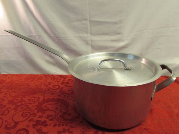 LARGE VINTAGE HEAVY DUTY U.S. NAVY STAINLESS STEEL POT.