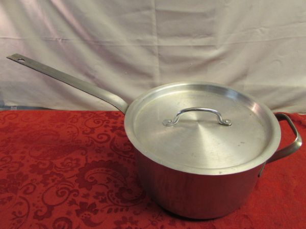 LARGE VINTAGE HEAVY DUTY U.S. NAVY STAINLESS STEEL POT.