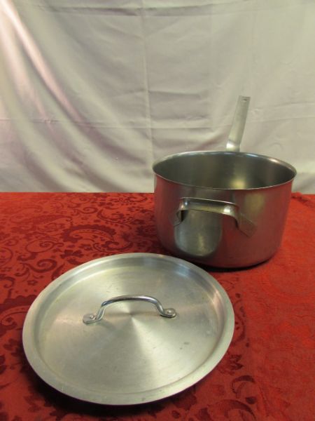 LARGE VINTAGE HEAVY DUTY U.S. NAVY STAINLESS STEEL POT.