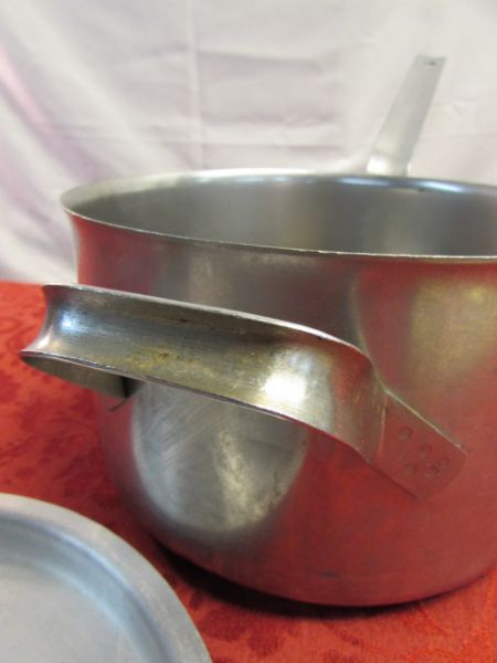 LARGE VINTAGE HEAVY DUTY U.S. NAVY STAINLESS STEEL POT.