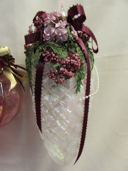 EXQUISITE OVERSIZE VICTORIAN STYLE CHRISTMAS ORNAMENTS 