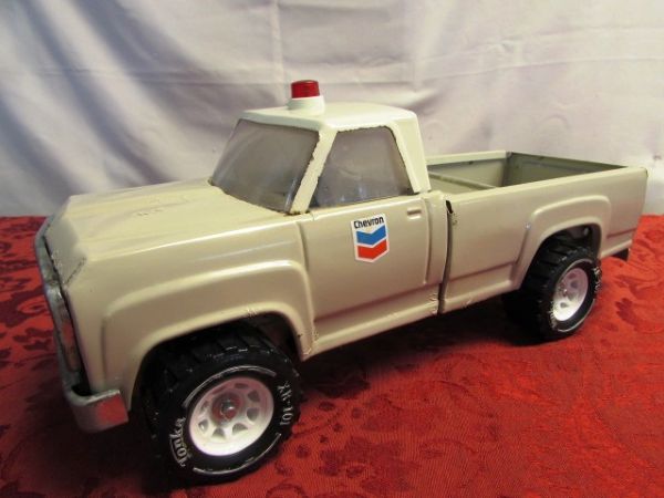 VINTAGE TONKA CHEVRON SERVICE TRUCK WITH SPARE TIRES