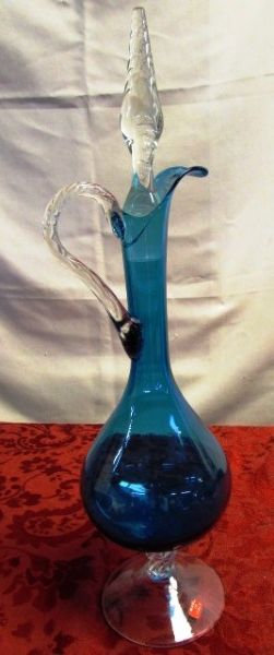 STUNNING VINTAGE BLUE ART GLASS DECANTER & 4 GLASSES