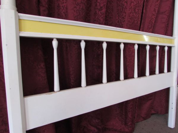 FULL SIZE WHITE CANOPY BED