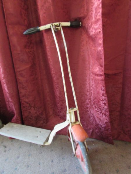 VINTAGE HAMILTON GREYHOUND PUSH SCOOTER