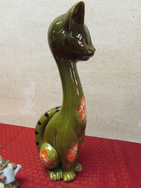 YOU WILL FALL IN LOVE WITH THIS VINTAGE CERAMIC KITTY!  CRYSTAL HEARTS & MORE