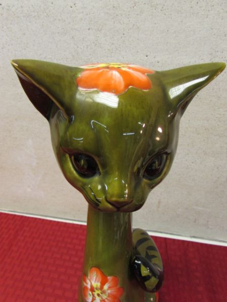 YOU WILL FALL IN LOVE WITH THIS VINTAGE CERAMIC KITTY!  CRYSTAL HEARTS & MORE