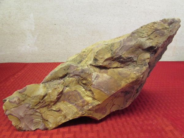 A GOOD SIZE PIECE OF RHYOLITE PICTURE ROCK