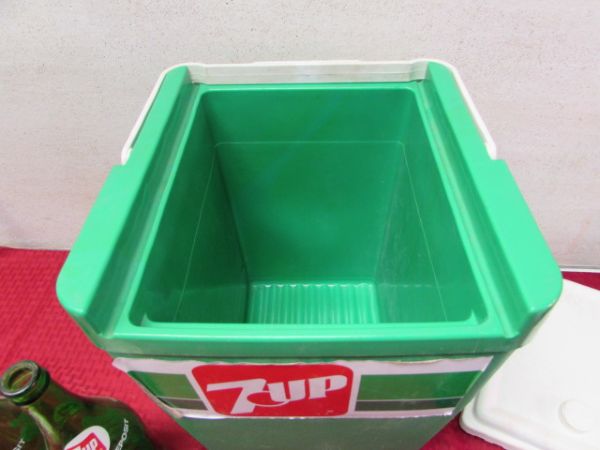 VINTAGE THE CUBE 7-UP ICE CHEST  & 7-UP BOTTLES