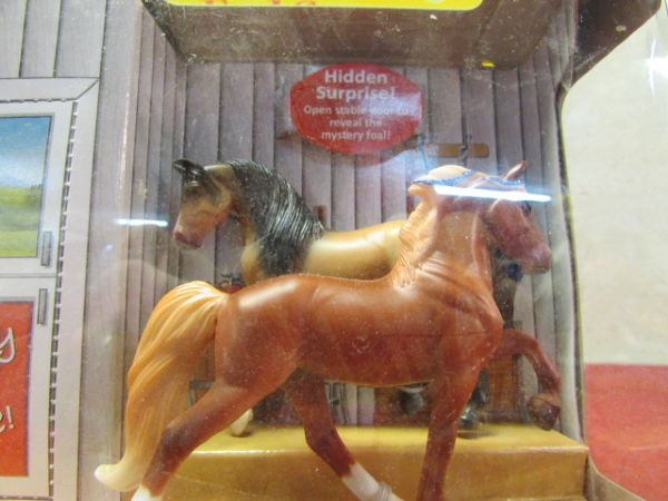 UNOPENED BREYER  MODEL HORSES STABLEMATES MYSTERY FOAL SURPRISE SET