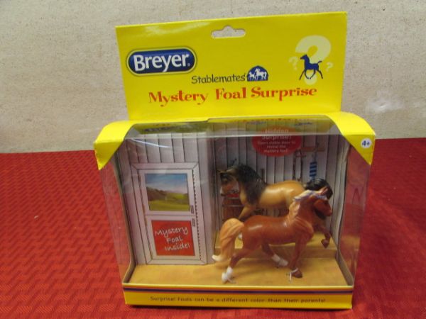 UNOPENED BREYER  MODEL HORSES STABLEMATES MYSTERY FOAL SURPRISE SET