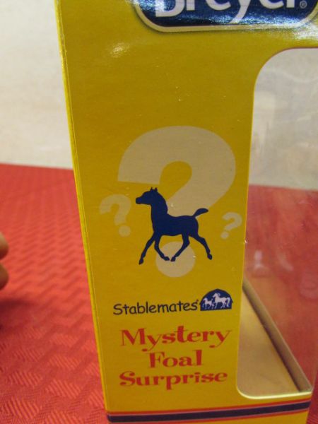 UNOPENED BREYER  MODEL HORSES STABLEMATES MYSTERY FOAL SURPRISE SET