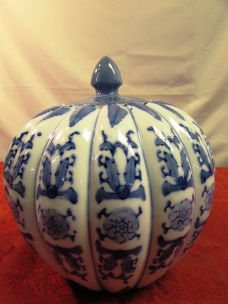 STUNNING BLUE & WHITE ANDREA BY SADEK PITCHER VASE & GINGER JAR 